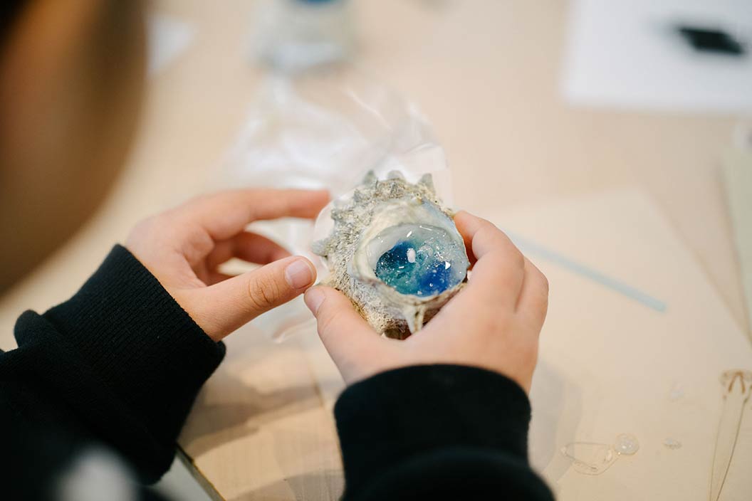 男鹿の素材を使ったものづくりワークショップの様子2