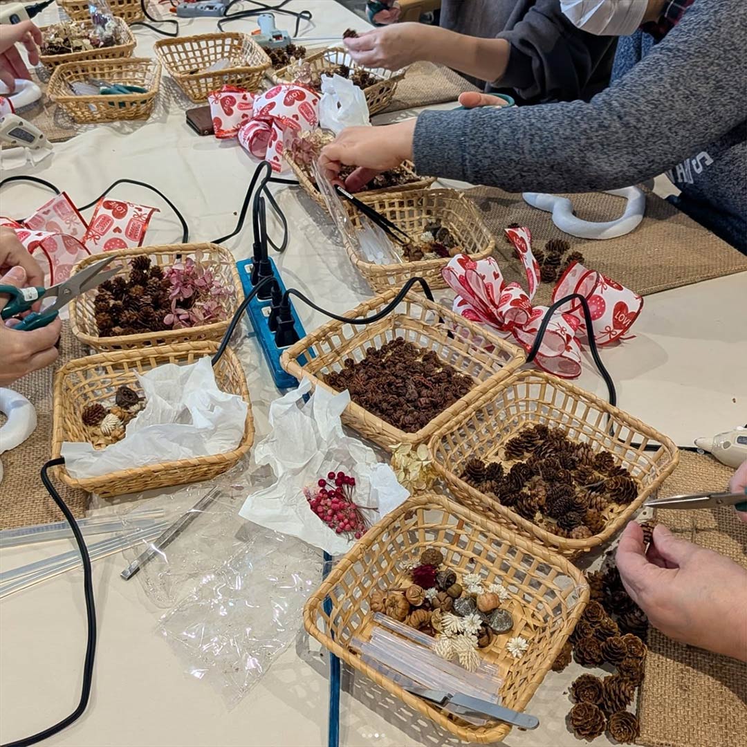 リース作りの様子4